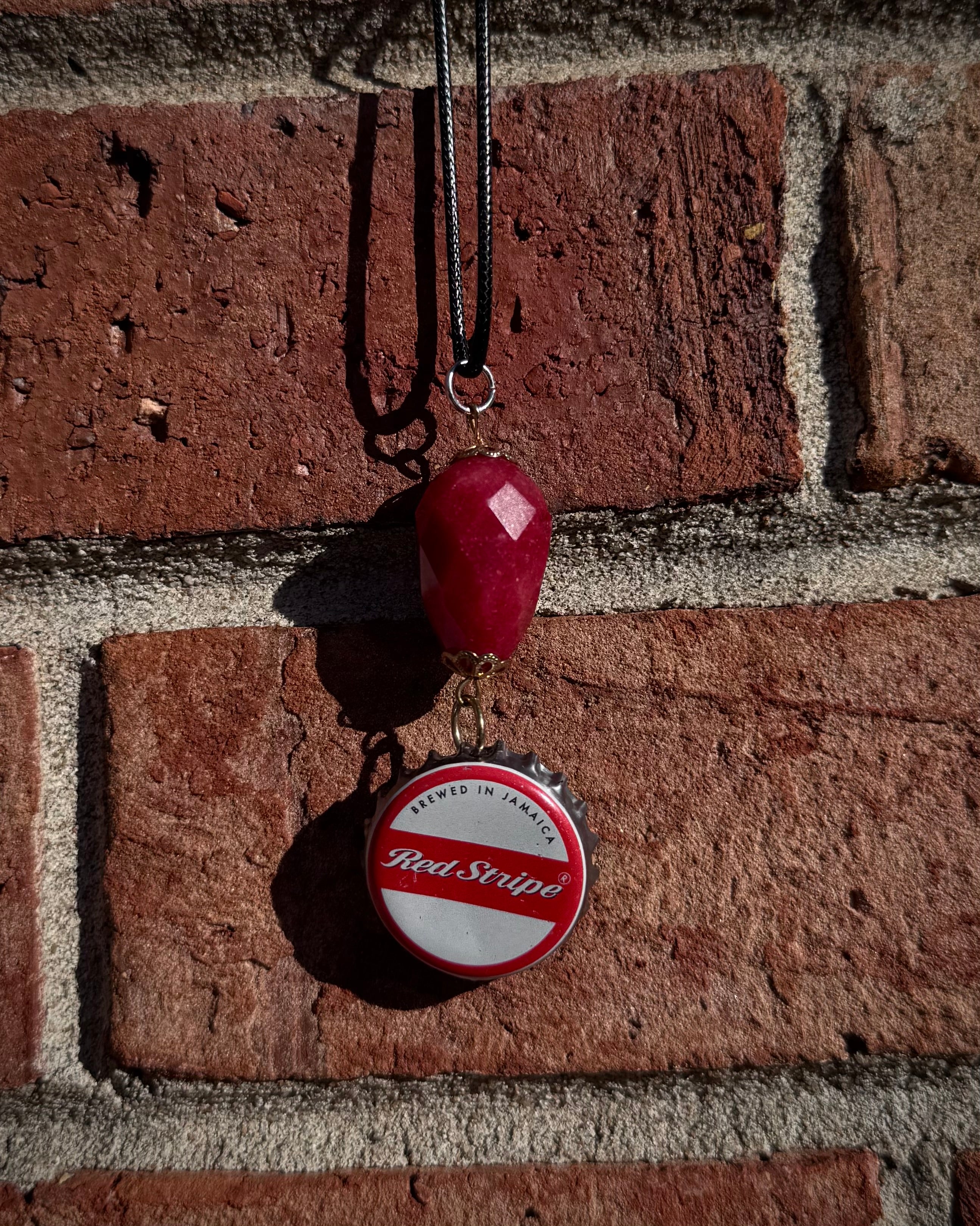 🍻Red Stripe Pendant 🪢
